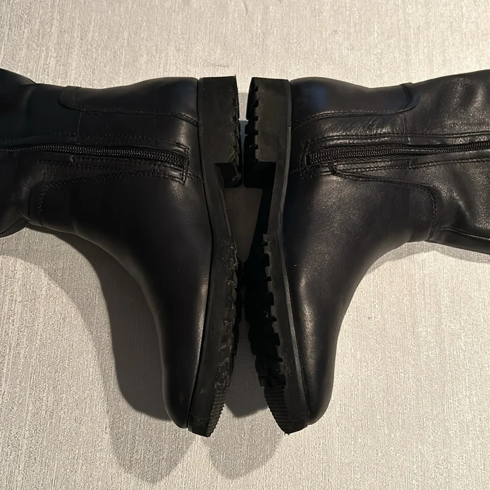 Naturalizer Women’s Tall Black Boots w/ Textured Bottom Size 6.5 Like new - Picture 12 of 16